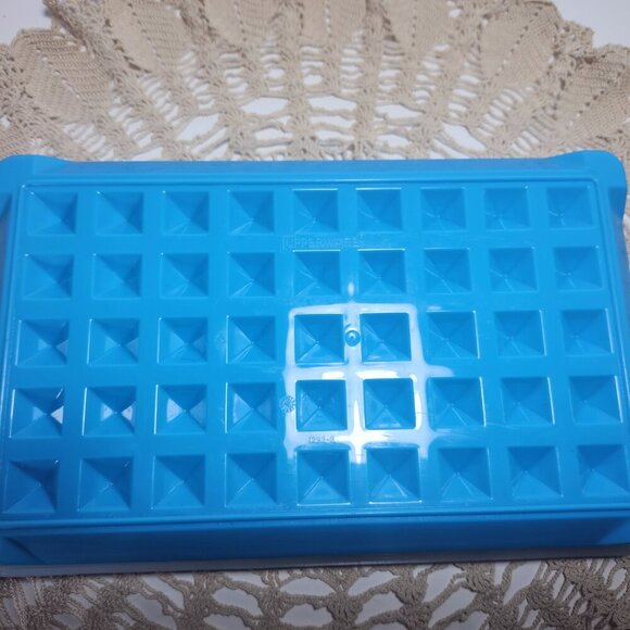 Tupperware Bacon Storage Deli Meat Keeper Cold Cuts Container 1292-8 Vintage - Picture 3 of 7